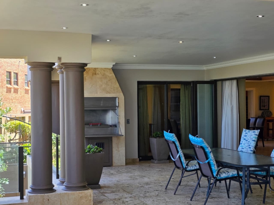 6 Bedroom Property for Sale in Myoli Beach Western Cape